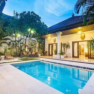 https://villa-deba-ii.ubudhotelsnow.com
